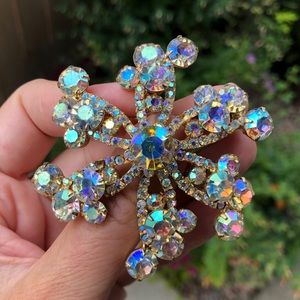 Vintage Aurora Borealis Rhinestone Brooch
